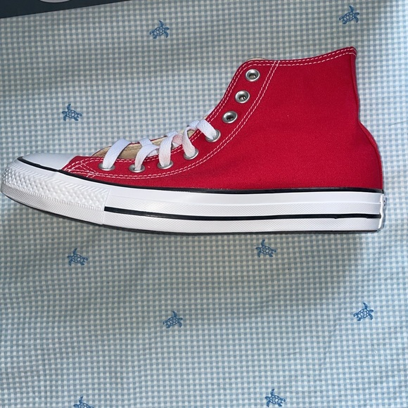 NEW IN BOX Converse Chuck Taylor All Star Sneakers - Picture 7 of 14